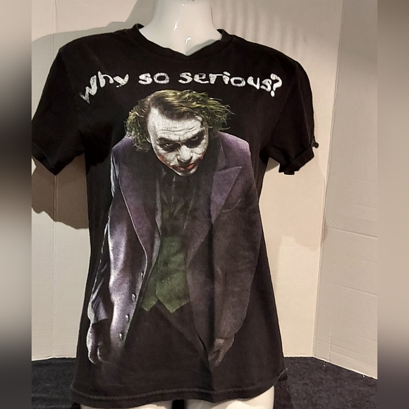 Small Dark Knight Trilogy T-shirt of the Joker - Picture 1 of 6